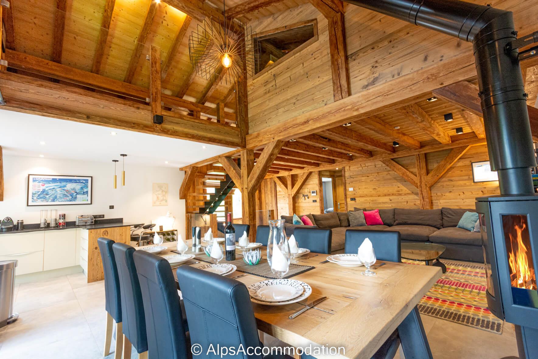 Chalet Lily Samoëns - Superbe séjour ouvert sur salle à manger et coin cuisine
